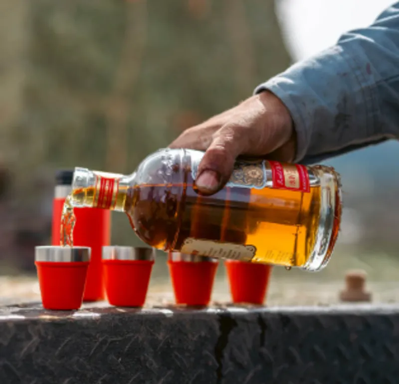 Yeti Shot Glasses & Case black